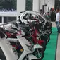 Deretan motor modifikasi dipamerkan dalam IIMS Motobike Expo 2019 di Istora Senayan, Jakarta, Jumat (29/11/2019). IIMS Motobike Expo 2019 diikuti belasan merek sepeda motor dan sejumlah bengkel modifikasi. (Liputan6.com/Faizal Fanani)