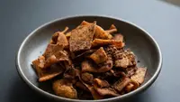 Jadi Oleh-Oleh Favorit, Ini Asal-usul Terciptanya Keripik Rendang Telur Khas Minang