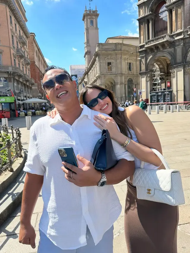 6 Potret Nia Ramadhani dan Ardi Bakrie di Milan, Liburan Bareng Aburizal Bakrie