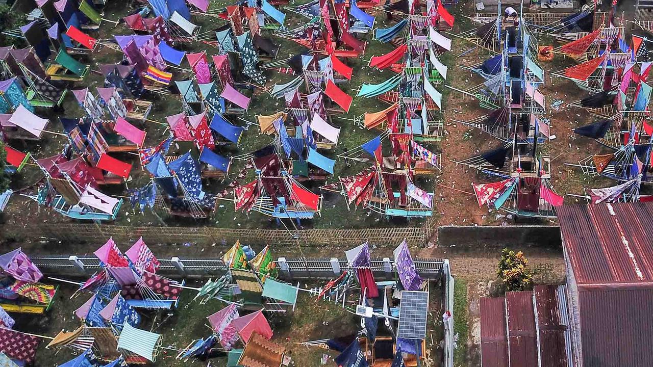 Judul: Uniknya Tradisi Maulid Nabi dengan Miniatur Perahu Pinisi di Maros Sulsel