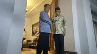 Ketua Umum PKB Muhaimin Iskandar tiba di kediaman Wakil Presiden Republik Indonesia ke-10 dan ke-12 Jusuf Kalla (JK) (Liputan6.com/Muhammad Radityo Priyasmoro)