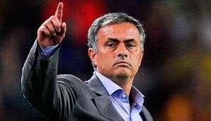 Jose Mourinho Saat Menunjuk Satu Jari (Express)