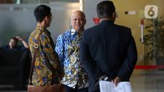 Putra Presiden ke-3 RI, BJ Habibie, Ilham Akbar Habibie (tengah) sesaat setelah tiba di gedung Merah Putih Komisi Pemberantasan Korupsi (KPK), Jakarta, Rabu (3/9/2025). (Liputan6.com/Helmi Fithriansyah)