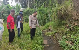 Geger Penemuan Mayat Wanita Lansia di Parit Sukabumi