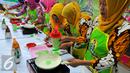 Lomba Jajanan Manis di Kecamatan Makassar bertujuan untuk melestarikan makanan tradisional khas Indonesia agar tak pudar diterjang makanan internasional Jakarta, Selasa (24/5). (Liputan6.com/Yoppy Renato)