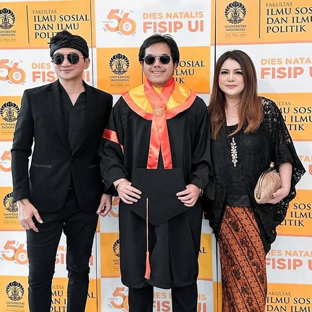 Potret Salva bersama dengan Anji dan Wina Natalia (Sumber: Instagram/duniamanji)