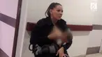 Viral kisah seorang polwan Argentina yang menerima kenaikan pangkat setelah memberi susu seorang bayi yang menangis kelaparan.