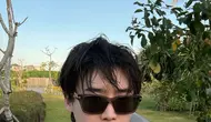 Lee Jong Suk Tampil Melokal Saat Liburan di Bali, Pamer Otot Kekar di Canggu