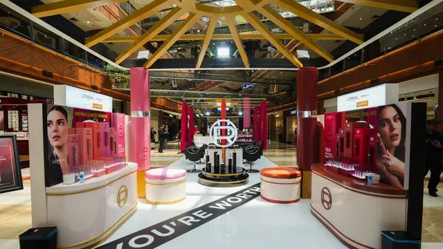 Infaillible Lip Salon hadir di Grand Atrium PIM 2