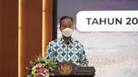 Menteri Perindustrian Agus Gumiwang Kartasasmita memberikan sambutan pada acara Penandatanganan Nota Kesepahaman Penyerapan Garam Lokal antara Industri Pengolah Garam dengan Petambak Garam Tahun 2022 di Jakarta, Jumat (5/8/2022). (Dok Kemenperin)