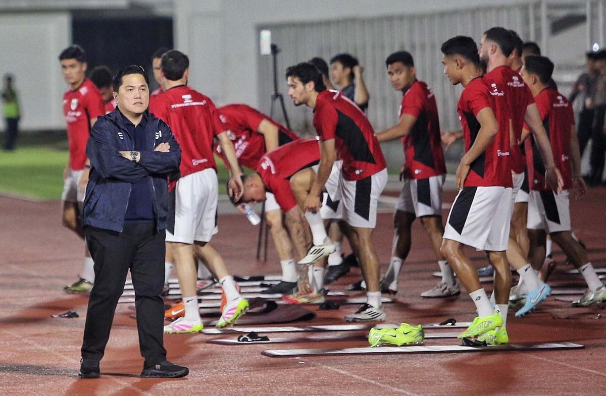 FOTO: Erick Thohir Pantau Langsung Latihan Timnas di Senayan