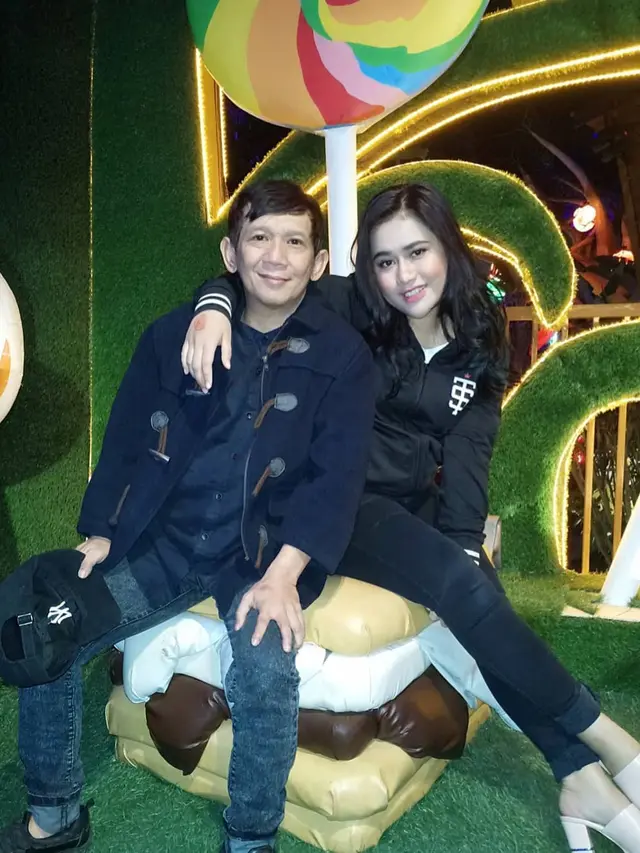 Potret Ginanjar dan Tiara yang Beda Usia 32 Tahun (sumber: instagram/tiaraamalia97)
