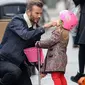 David Beckham temani harper bermain