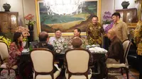Presiden Terpilih Pemilu 2024 Prabowo Subianto menghadiri open house yang digelar di rumah dinas Airlangga Hartarto di Komplek Widya Chandra, Jakarta Selatan, Kamis (11/4/2024) malam (Istimewa)
