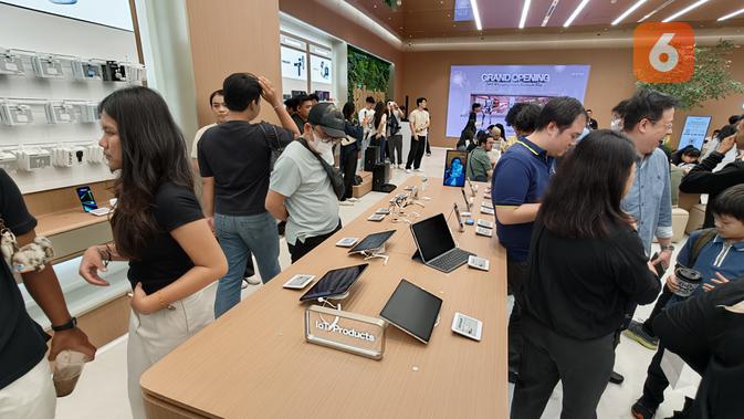 Bisa eksplorasi teknologi HP Oppo dan kemampuan AI di Oppo Flagship Store Gandaria City. (Liputan6.com/ Yuslianson)