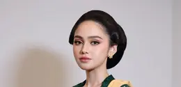 Intip potret ayu Syifa Hadju bersanggul Jawa saat jadi bridesmaid (@loritayoung_mua)