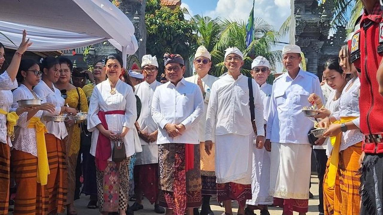 Gubernur Pramono Anung Hadiri Upacara Melasti di Pura Segara, Sambut Hari Nyepi 1948