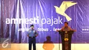 Wapres Jusuf Kalla memberikan sosialisasi Tax Amnesty di Jakarta, Kamis (21/7). Sosialisasi tersebut menjelaskan kembali ke pengusaha seputar tax amnesty mulai dari formulir hingga menjawab berbagai pertanyaan program ini. (Liputan6.com/Angga Yuniar)
