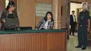 Pengacara sekaligus adik Basuki Tjahaja Purnama, Fifi Lety Indra mewakili Ahok pada sidang perceraian perdananya di PN Jakarta Utara, Rabu (31/1). Sidang cerai ini ditunda lantaran ketidakhadiran kuasa hukum Veronica Tan. (Liputan6.com/Herman Zakharia)
