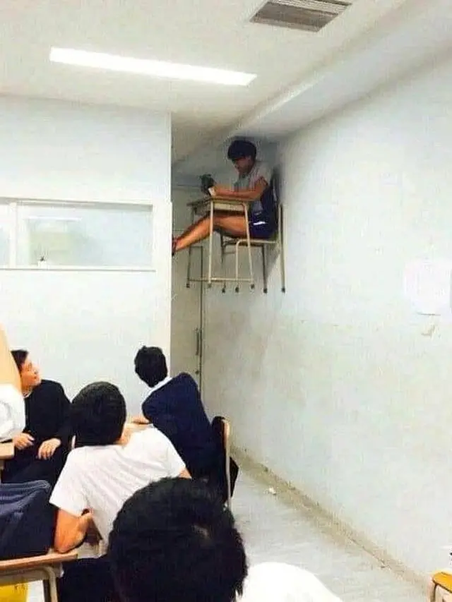 6 Kelakuan Murid Bak Kesurupan Ini Bikin Geleng Kepala