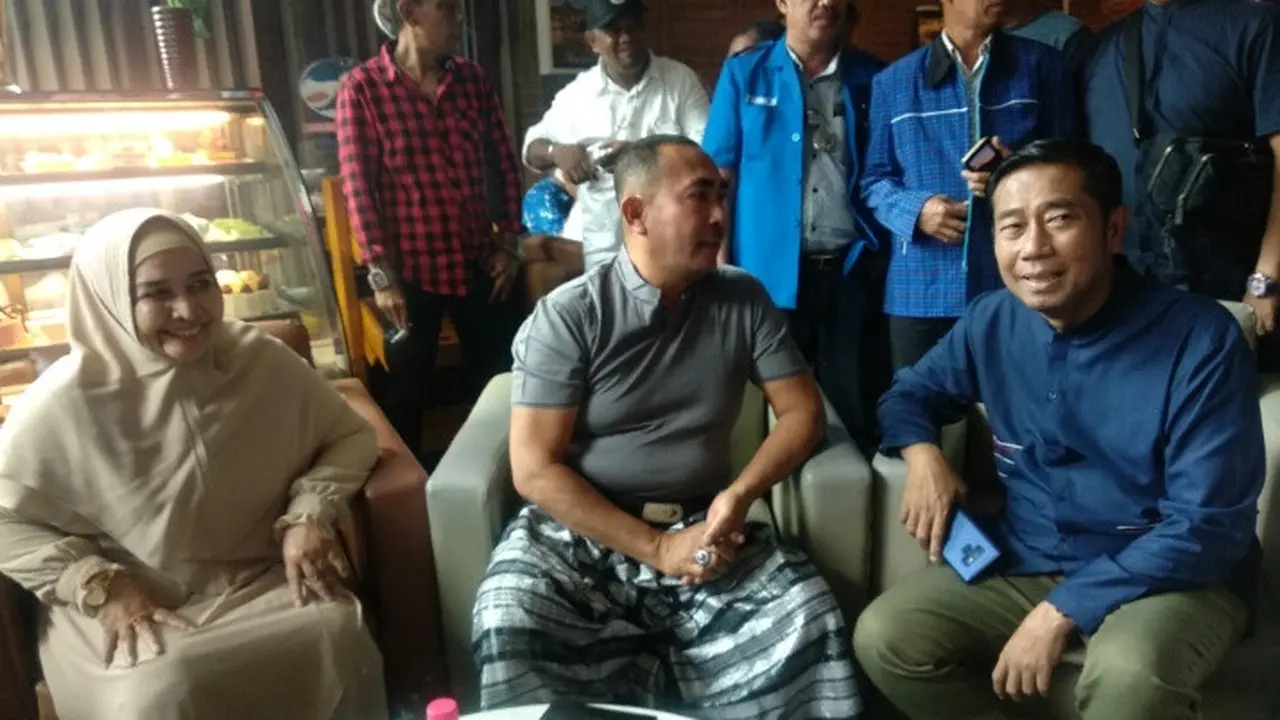 Pernyataan tim pemenangan kubu Mulfachri Harahap pada Kongres PAN di Kendari, Senin (10/2/2020).(Liputan6.com/Ahmad Akbar Fua)