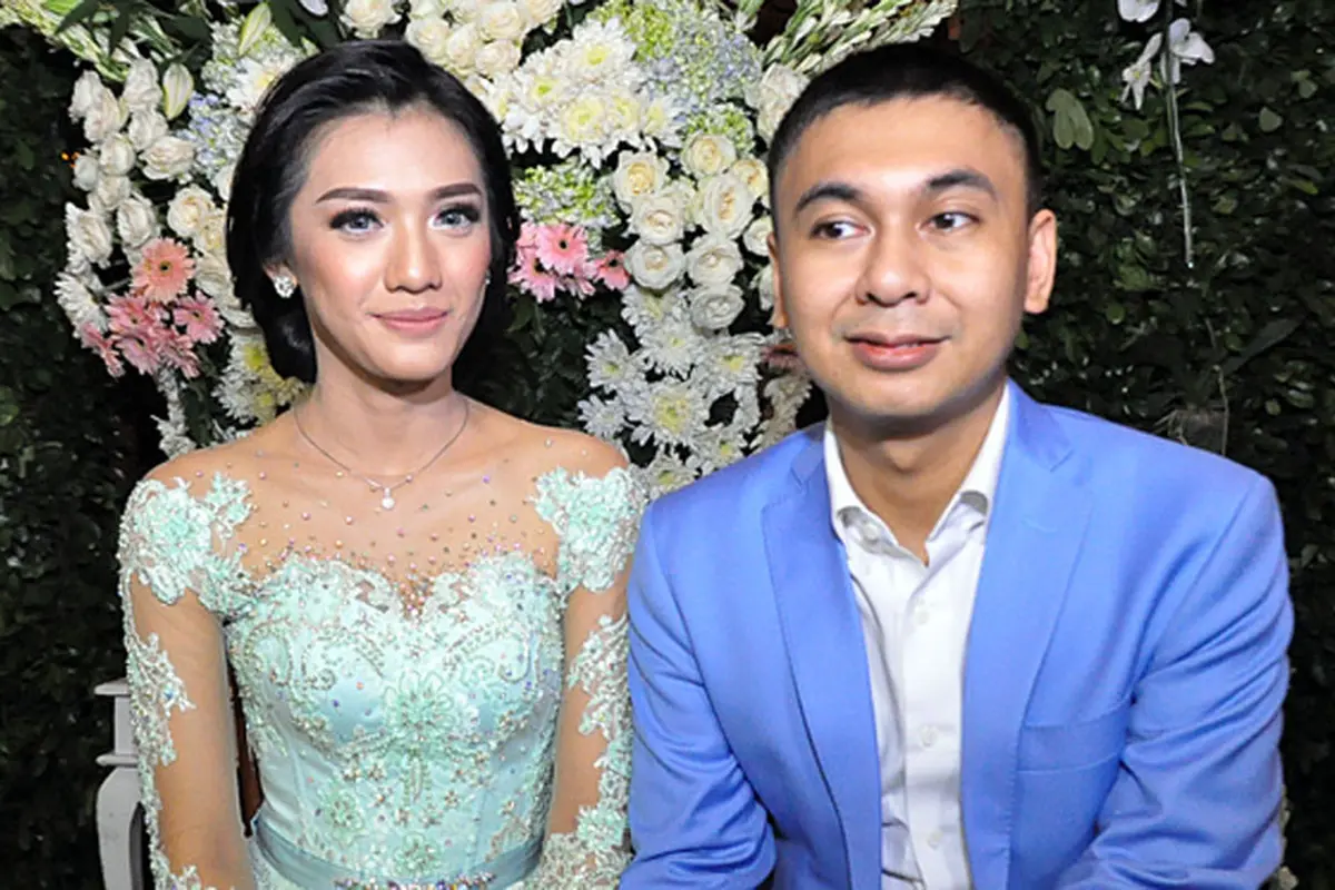 [Bintang] Raditya Dika Lamar Anissa Aziza