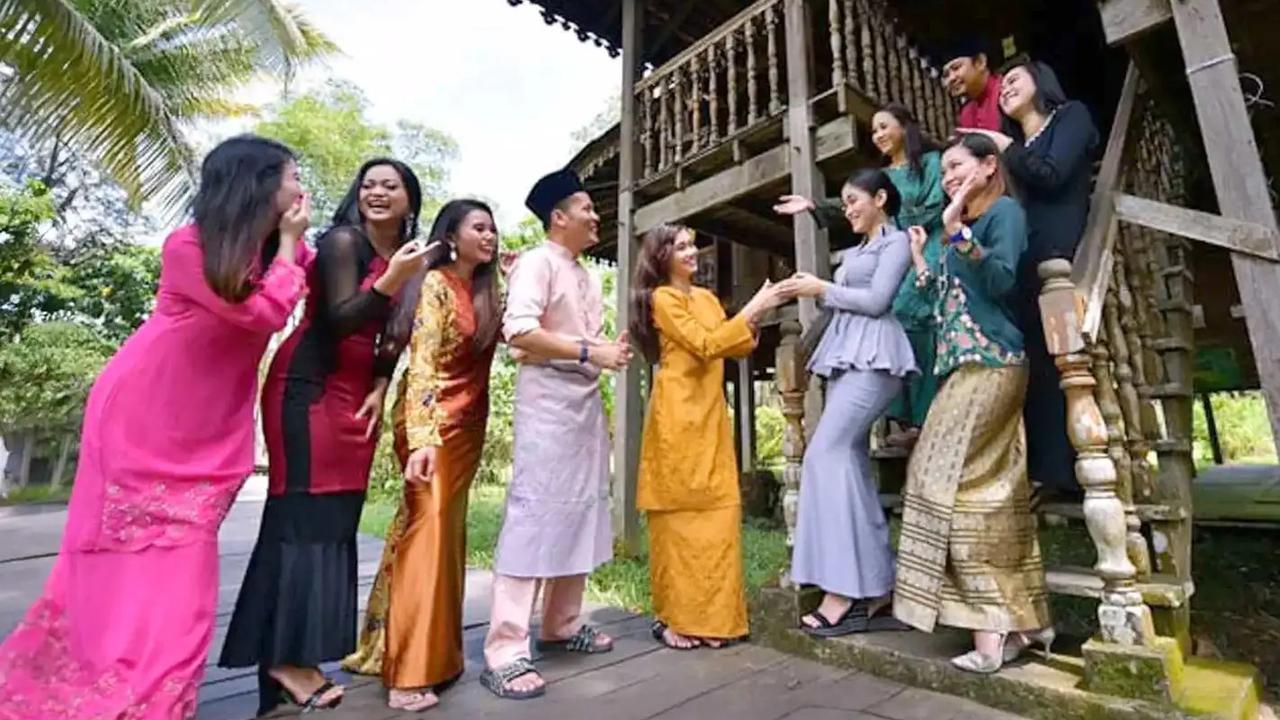 Elegan di Hari Raya, Ini 10 Rekomendasi Outfit Wanita Non-Hijab Yang Wajib Dicoba