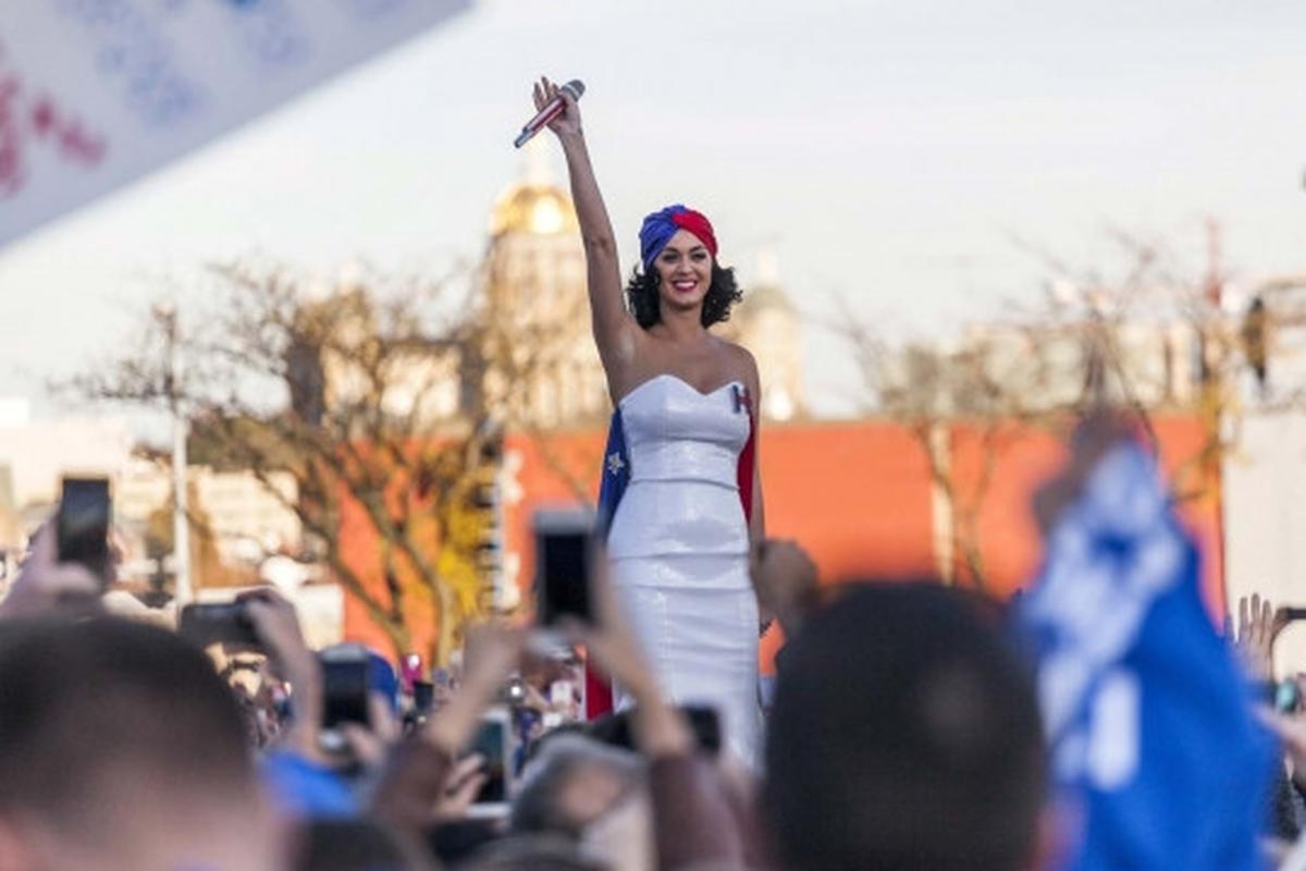 Aksi Katy Perry jadi 'juru kampanye' Capres AS Hillary Clinton