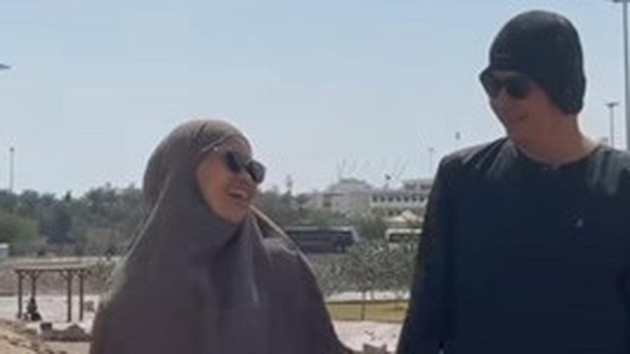 Jarang Pergi Bareng, 7 Potret Romantis Sus Rini Pengasuh Rayyanza Umrah dengan Sang Suami: Sekalinya Pergi ke Jabal Uhud