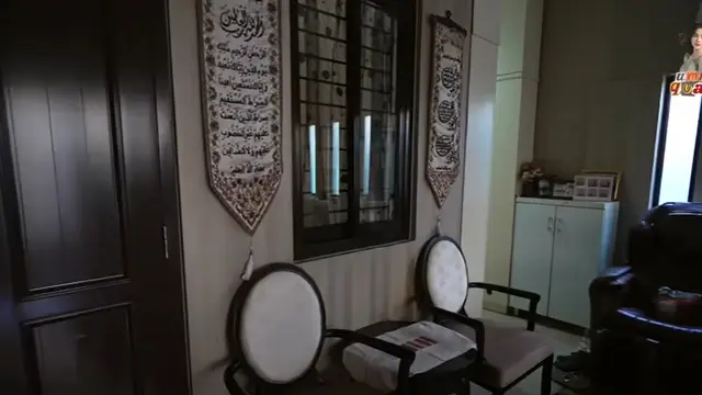 Ruang Tamu Sederhana Rumah Ayu Ting Ting