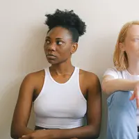 Deretan zodiak ini dikenal buruk dalam menjaga pertemanan. (pexels/annashvets).