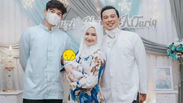Akrab dengan Anak Sambung, Ini 6 Potret Keluarga Kecil Angelica Simperler