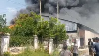 Ada Ledakan Sebelum Kebakaran Melalap Gudang Mebel di Lampung