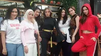Chacha Frederica dan Girls Squad [foto: instagram/ramadhaniabakrie]