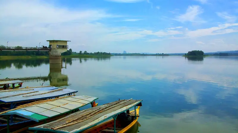 20 Tempat Wisata di Tegal yang Sayang Dilewatkan, Keindahan Alamnya Tiada Tara