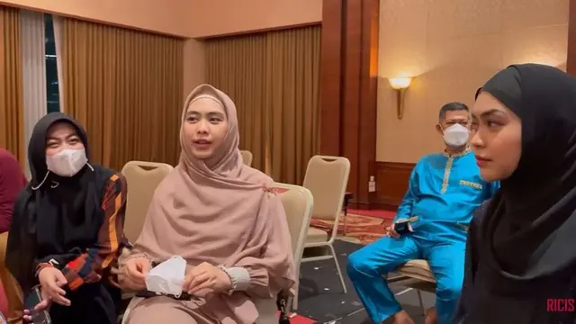 7 Momen Persiapan Lamaran Ria Ricis dan Teuku Ryan yang Digelar Hari Ini