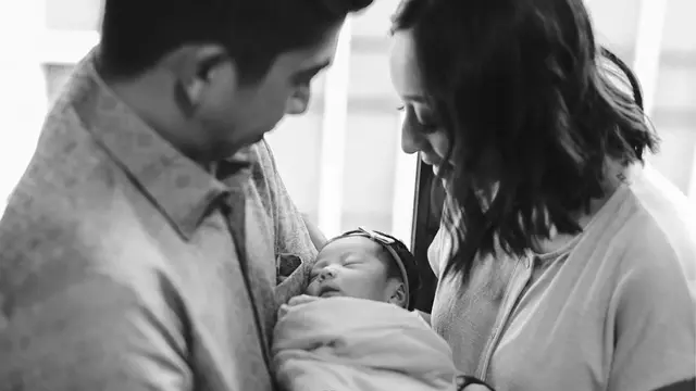 Momen Lolita Agustine Asuh Siena Rose. (Sumber: Instagram/lolitagustine)