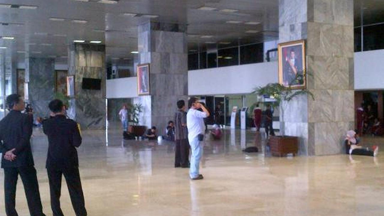 Perusakan foto Presiden SBY di Gedung DPR