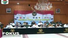 Usai Rakor, Menkopolhukam Wiranto menjelaskan bahwa pemerintah memastikan pemilu berjalan dengan aman untuk meyakinkan masyarakat dan menghindari kericuhan.