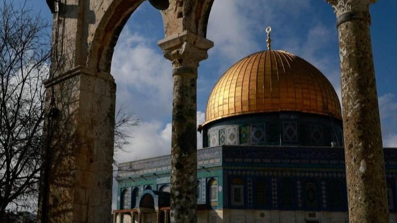 Pasukan Israel Serang Umat Muslim di Masjid Al-Aqsa