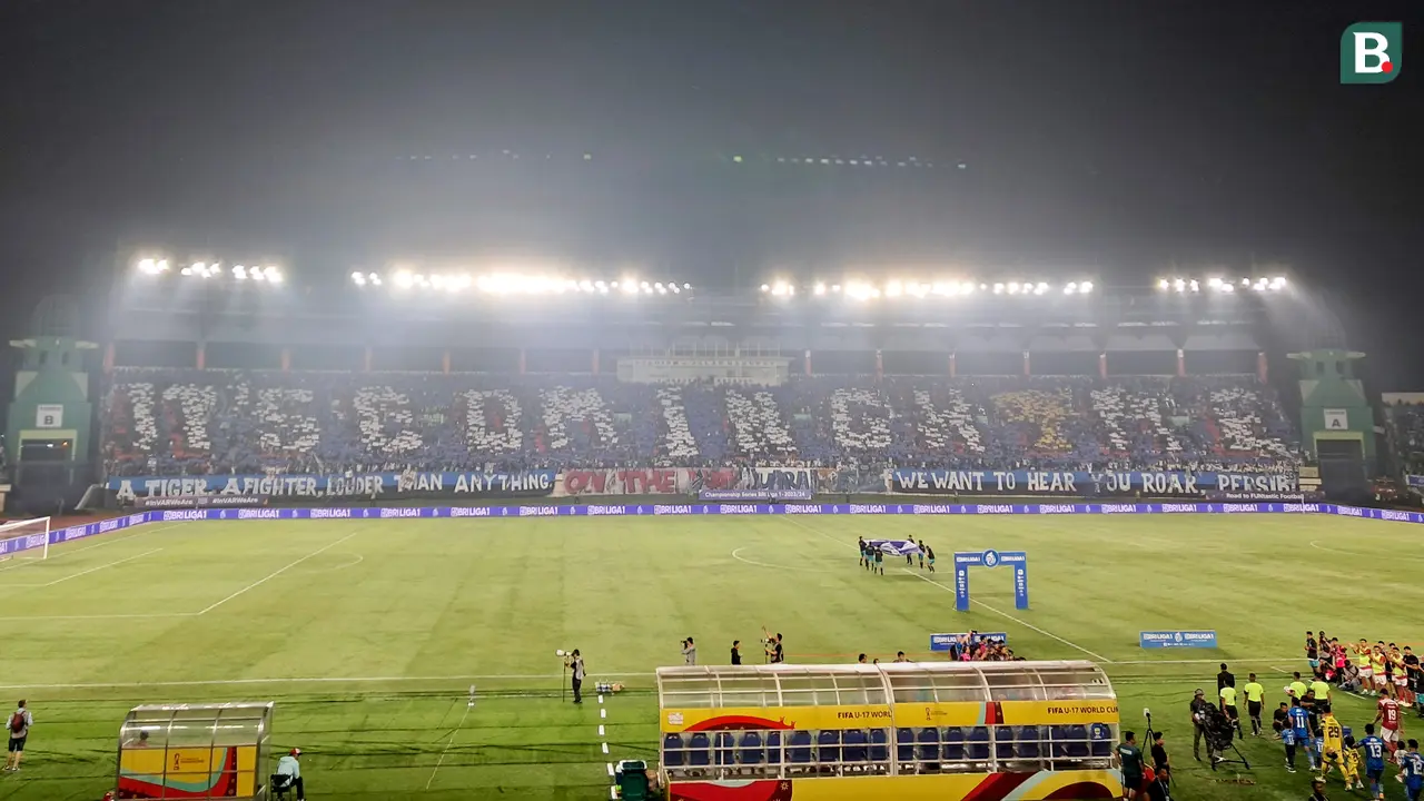 Foto: Aksi Memukau Bobotoh, Persembahkan Koreografi Berkelas untuk Persib Tercinta