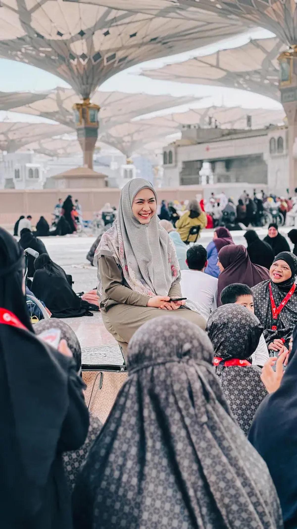 Pesan Terbuka Oki Setiana Dewi untuk Yang Gagal Naik Haji Tahun Ini: Allah Sudah Catat Niat Muliamu