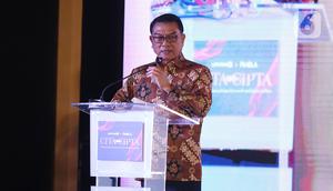 Isu baterai yang paling utama, bagaimana jika habis di tengah jalan," jelas pria yang juga menjabat sebagai Ketua Umum Perkumpulan Industri Kendaraan Listrik Indonesia (Periklindo). (Liputan6.com/Angga Yuniar)