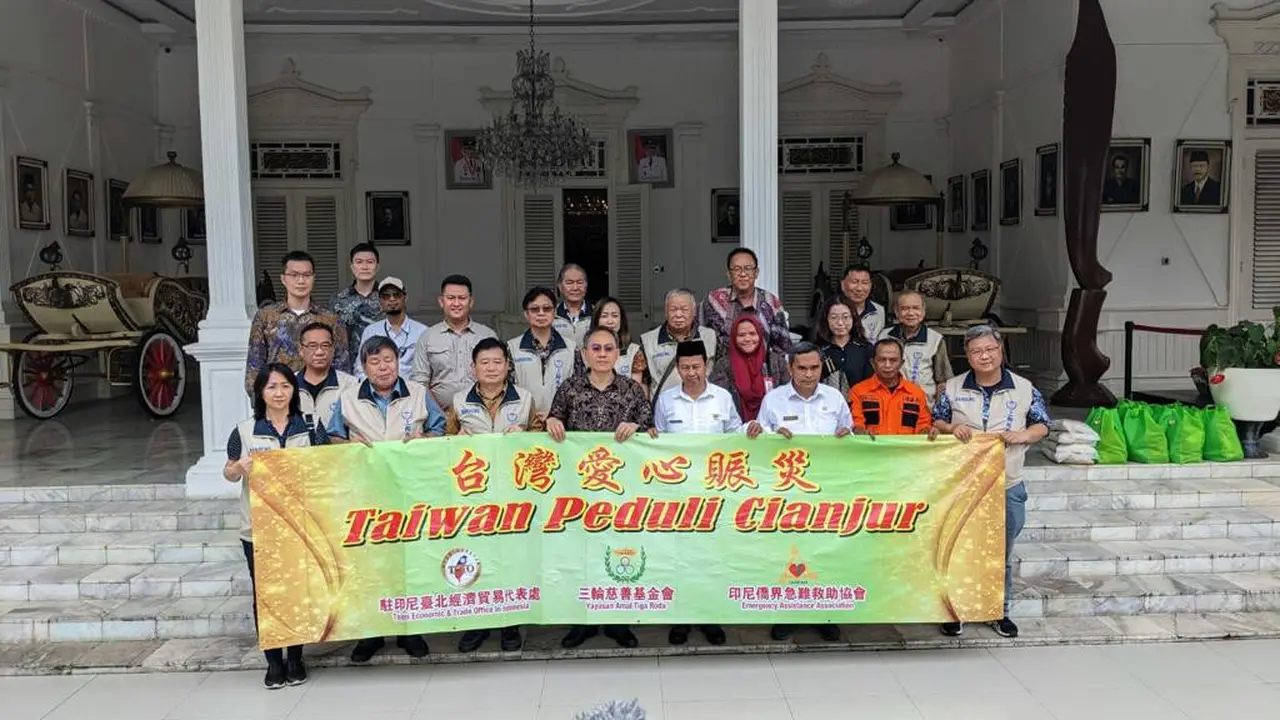 Acara serah terima donasi kepada pemerintah kabupaten Cianjur, Rabu (15/3/23).