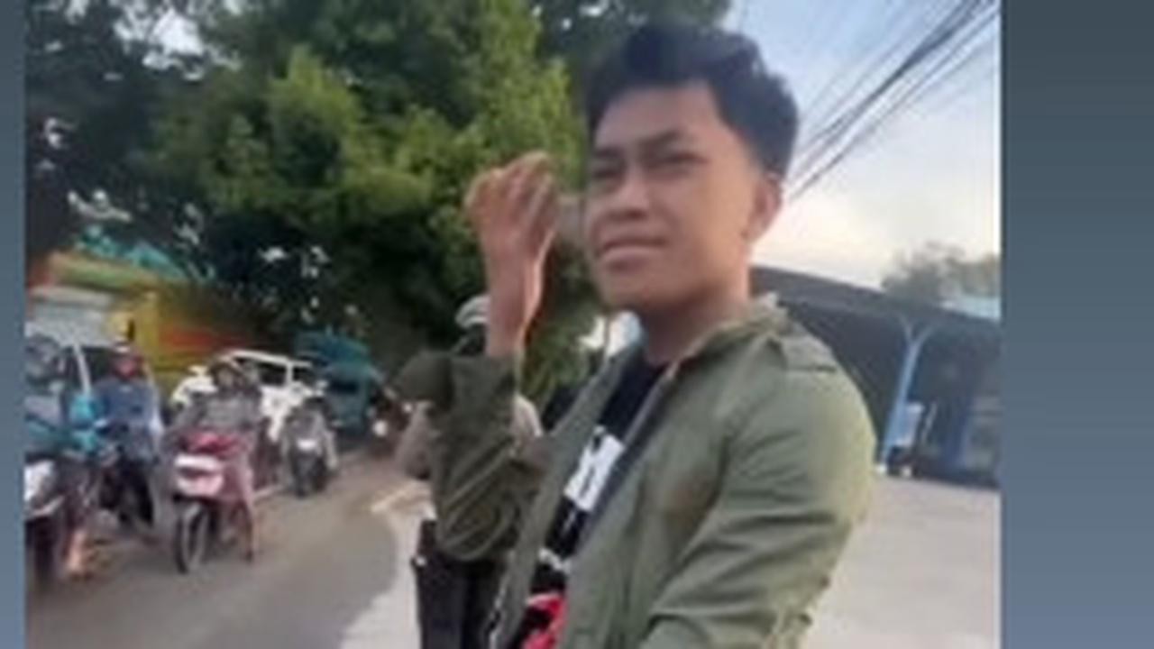 Pemotor Ini Tak Mau Diberhentikan di Pinggir Jalan, Telepon di Depan Aparat sampai Nekat Ngaku Anak Pensiunan Polisi