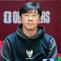Pelatih Timnas Indonesia Shin Tae-yong mengaku ogah mengecewakan suporter saat timnya menjamu Vietnam dalam laga lanjutan Kualifikasi Piala Dunia 2026 di Stadion Utama Gelora Bung Karno (SUGBK), Kamis (21/3/2024). (Bola.com/Bagaskara Lazuardi)