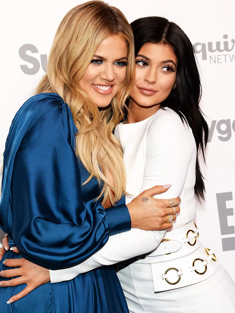 [Bintang] Khloe Kardashian - Kylie Jenner