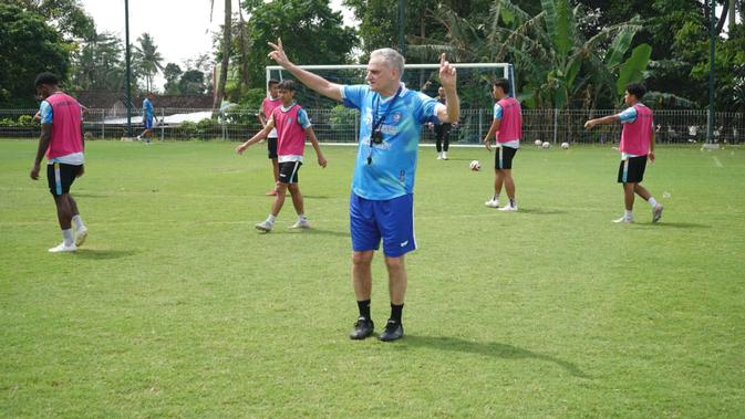 Marian Mihail Pelatih PSBS Biak BRI Super League