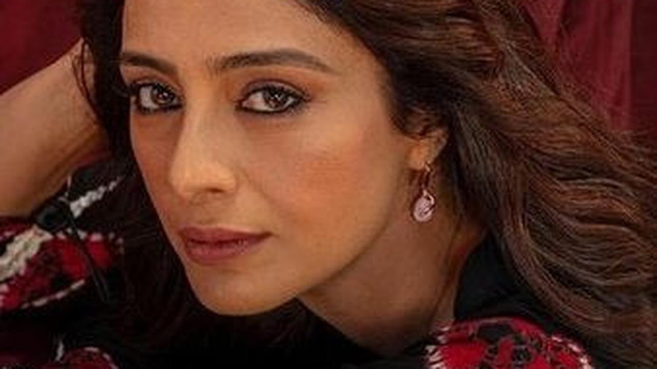 Aktris pemilik nama asli Tabassum Fatima Hashmi yang dikenal dengan nama panggung Tabu, selalu merayakan Idul Fitri bersama keluarga besarnya.