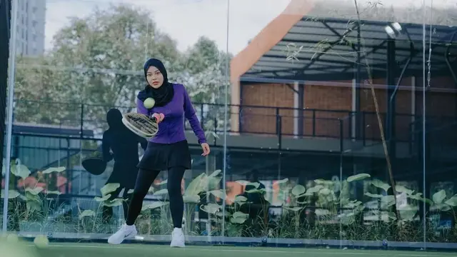 Aurel Hermansyah bermain padel (Instagram/@aurelie.hermansyah)